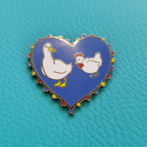 Featherly Love enamel pin - Hashley Art